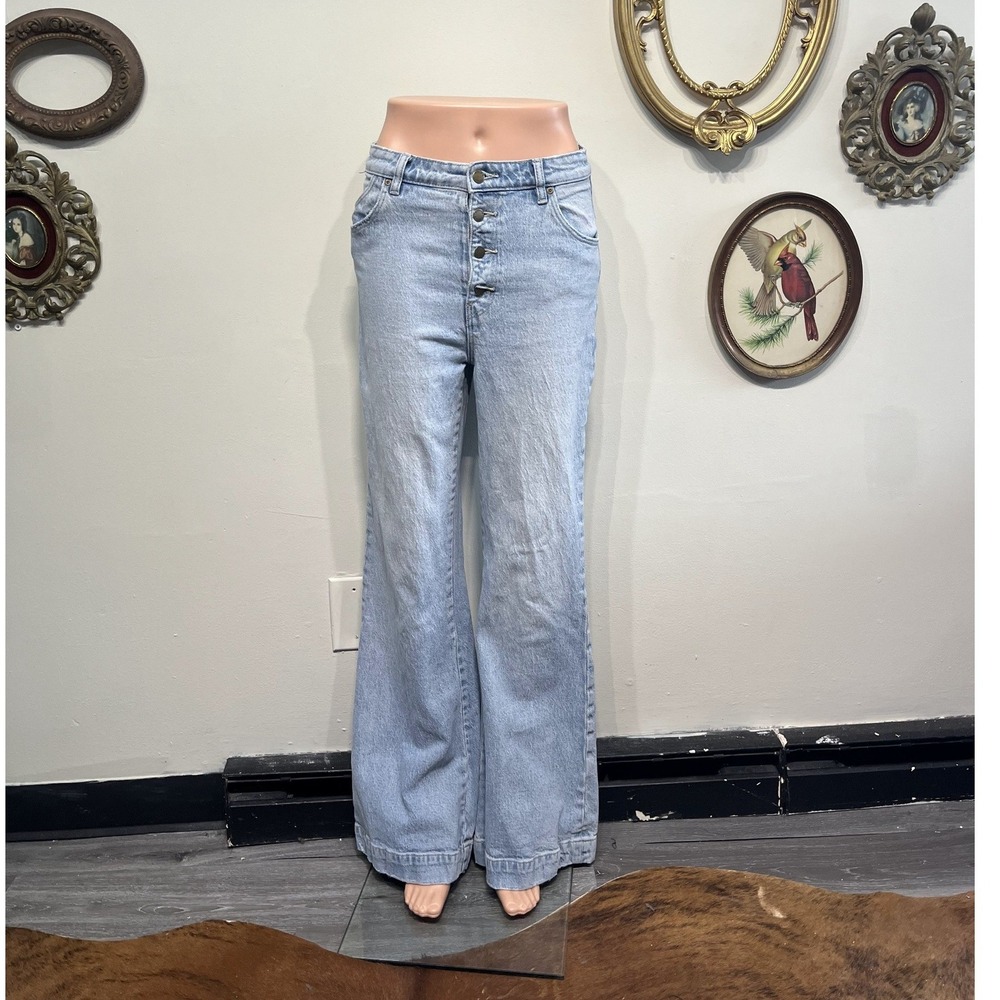 Rolla's Eastcoast Flare Button-Fly Jeans in Bleach Wash Blue Size 28